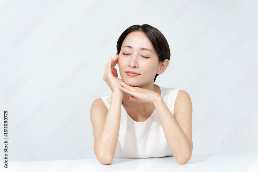 女性　スキンケア