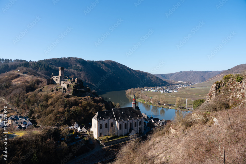 Beilstein an der Mosel mit Burg Metternich und Sankt Josef, März 2025