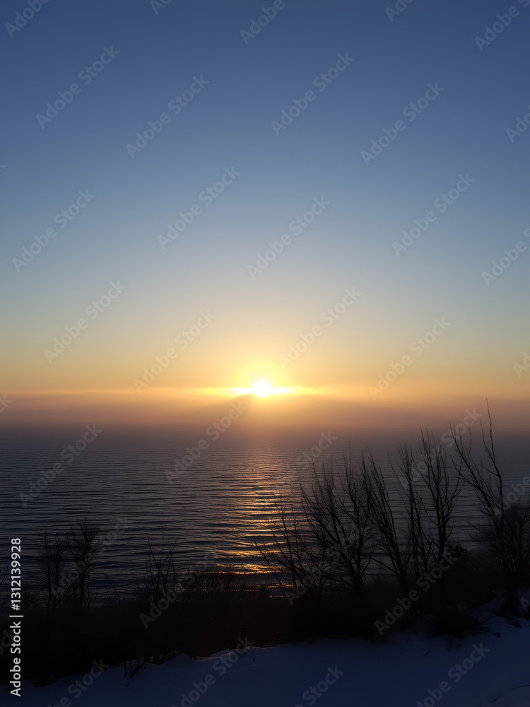 Obraz premium Sonnenaufgang am See mit Nebel - Panorama