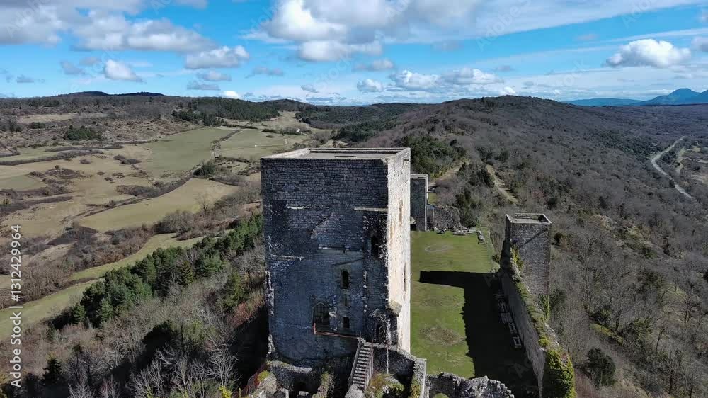 Chateau Cathare de Puivert dans l'Aude vue aérienne en Point of interest POI 1/4