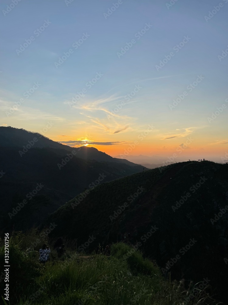 Obraz premium Sunrise above mountian landscape in Sri Lanka