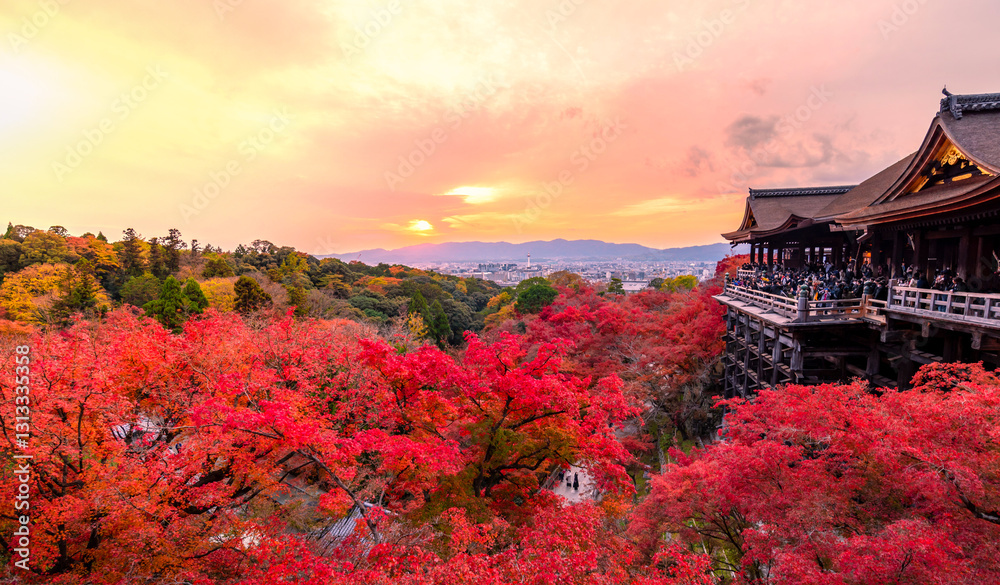 Φωτογραφία The most beautiful viewpoint of Kiyomizu-dera is a popular tourist destination in Kyoto, Japan