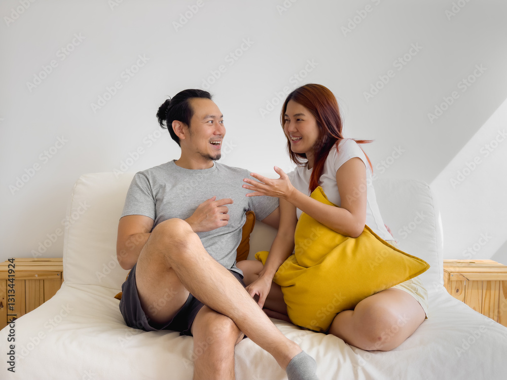 Φωτογραφία Couple lover enjoy being together on the sofa in living room in warm morning
