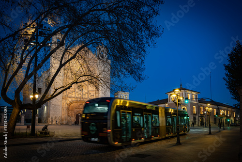 cuidad antigua de Valladolid en la ultima hora del día con luces tenues