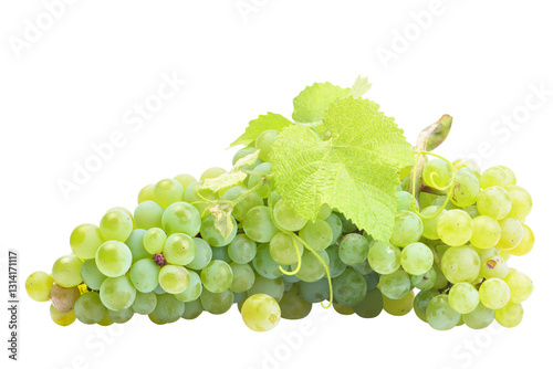 Obraz na płótnie Green grapes isolated on white w salonie