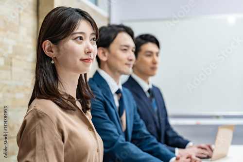 ビジネスマン3人
