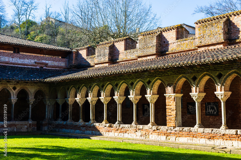 Fototapeta premium Cloister of the Abbey of Saint-Pierre de Moissac, famous for its columns with sculpted capitals depicting biblical episodes
