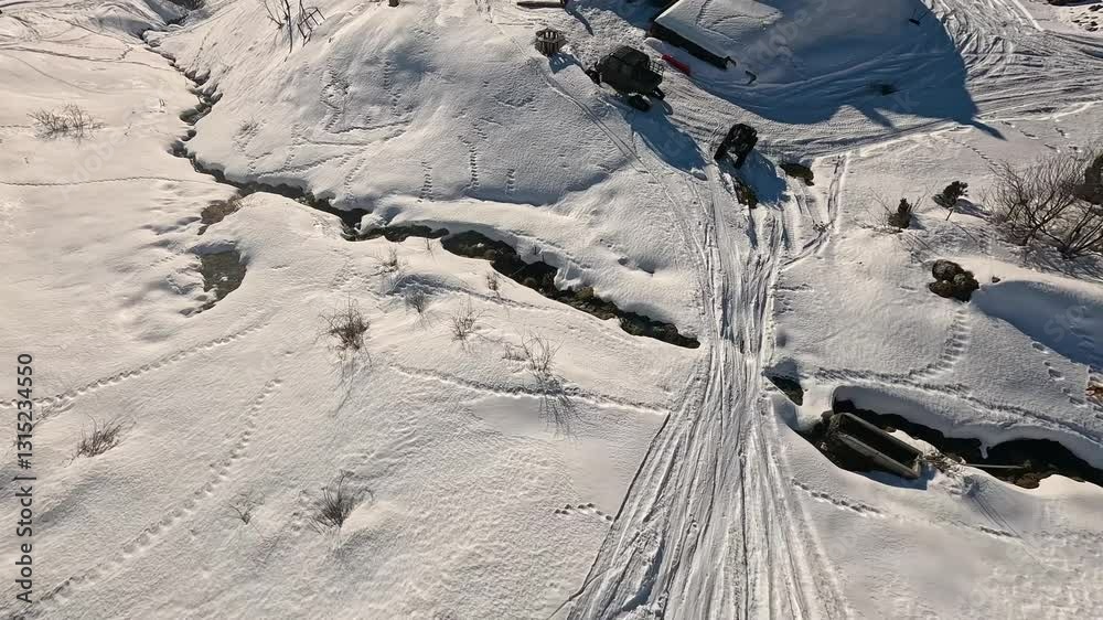 Point de vue de montagne, prise de vue acrobatique FPV