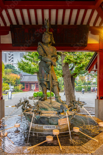 Obraz na płótnie Ritual fountain at Senso-ji temple in Asakusa, Tokyo, Japan w salonie