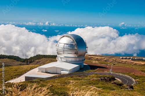 Sternwarte Gran Telescopio Canarias (GTC) auf  La Palma Kanaren über den Wolken