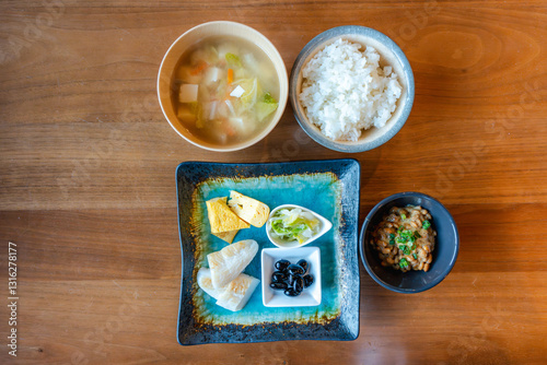 和朝食の定番メニューと味噌汁 photo