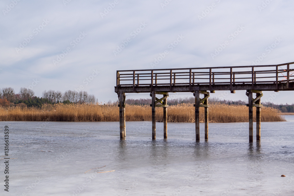 Przedwiośnie nad Zalewem Siemianówka, Podlasie, Polska