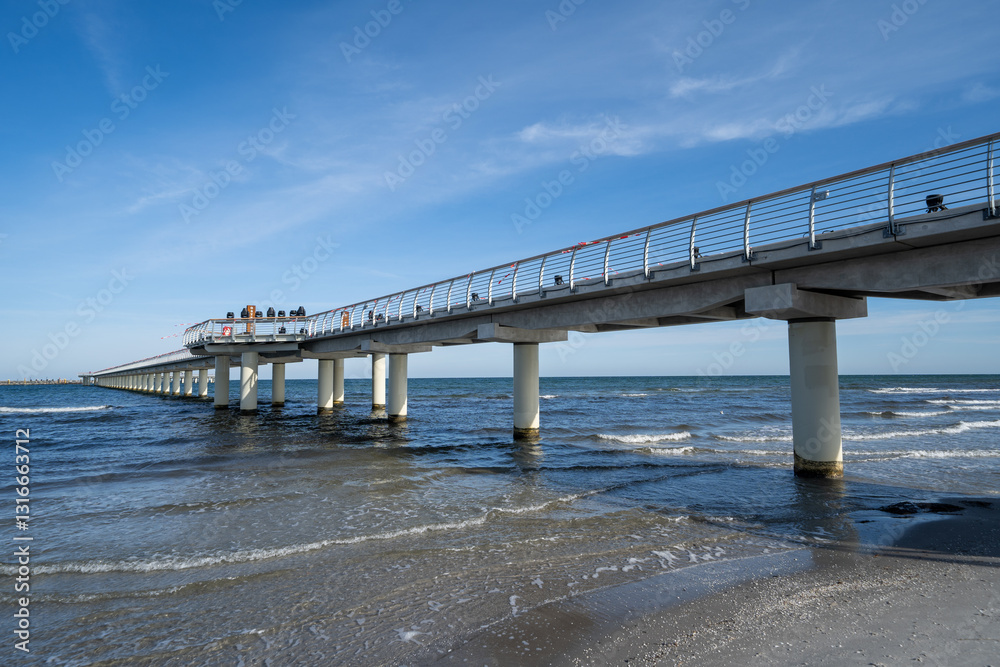 Obraz premium Seebrücke Prerow Ostsee Hafen Strand Meer Wasser
