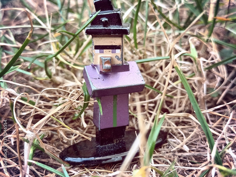 Naklejka premium Mojang metal Minecraft figurine