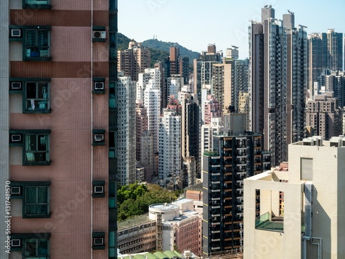 Canvas Print Vibrant urban cityscape featuring densely packed skyscrapers in Hong Kong