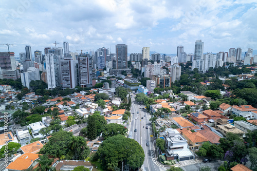 Aerial image of the city of São Paulo, SP. In the neighborhood of Sumaré and Vila Madalena.