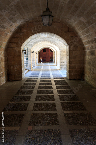 Obraz na płótnie Europe, Spain, Balearic Islands, Mallorca. arched Passageway. w salonie