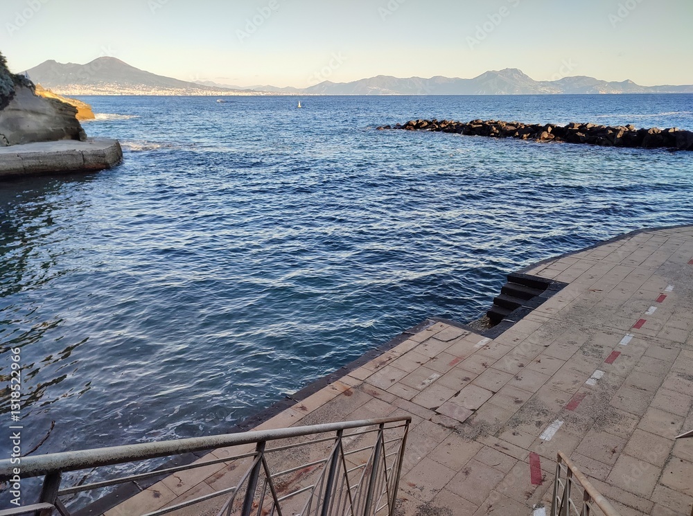 Napoli - Cala San Basilio al tramonto dalla scala di accesso