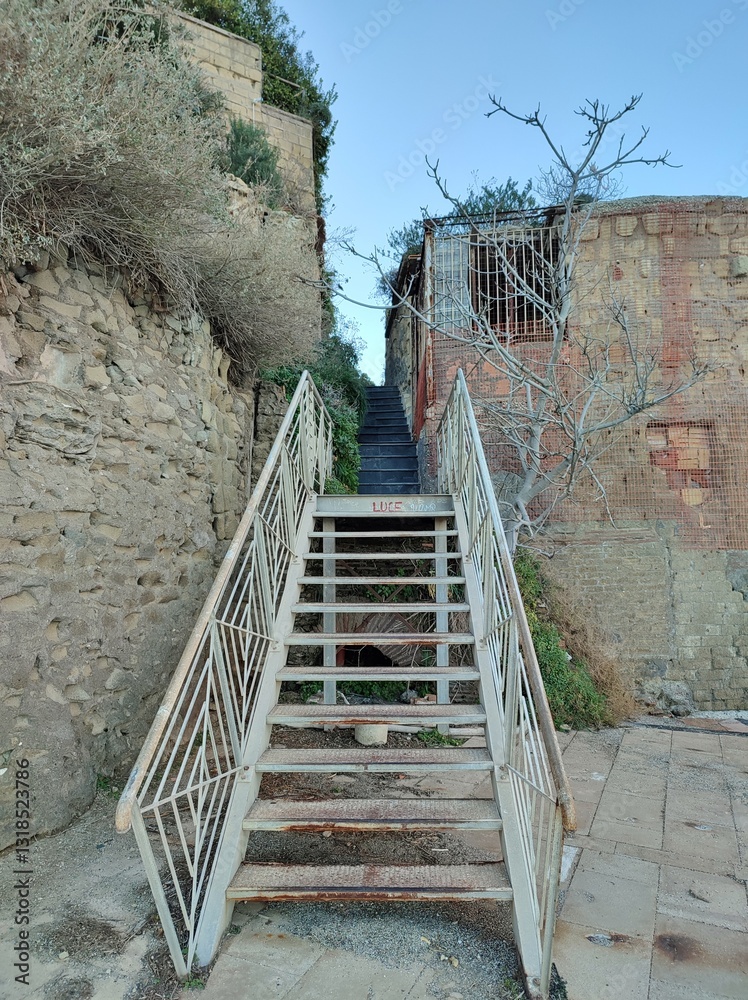 Napoli - Scala di accesso al Parco della Gaiola