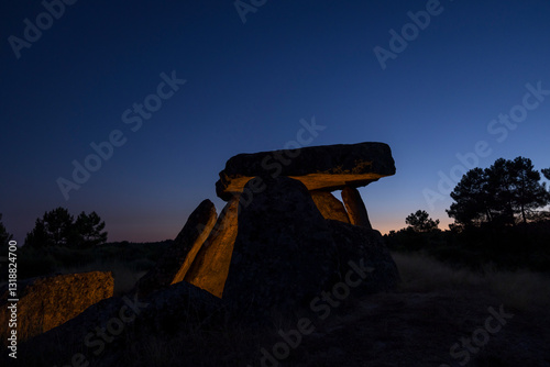 Obraz na płótnie Dolmen Anta de Fonte Coberta near Alijo, Vila Cha, Portugal w salonie
