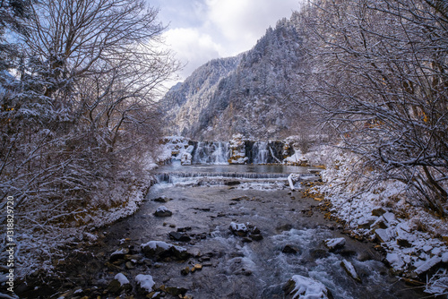 Obraz na płótnie Bipenggou National Park in Sichuan China, is a natural reserve blessed with typical alpine views, including virgin forest, plateau lakes, glaciers, snow mountains, tinkling streams and waterfalls w salonie
