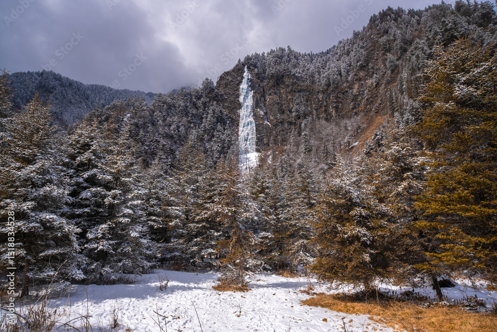 Bipenggou National Park in Sichuan China, is a natural reserve blessed with typical alpine views, including virgin forest, plateau lakes, glaciers, snow mountains, tinkling streams and waterfalls
