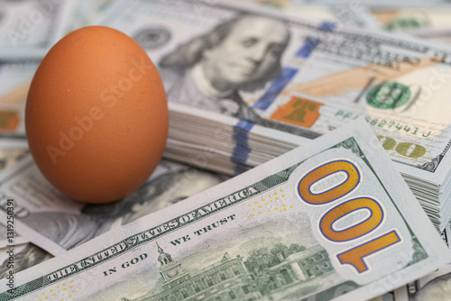 eggs on US 100 dollar banknotes