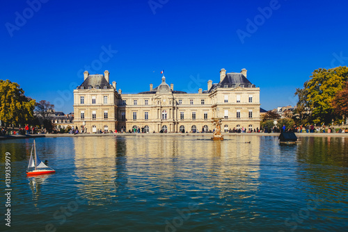 Φωτογραφία The Luxembourg Palace is at 15 Rue de Vaugirard in Paris, France