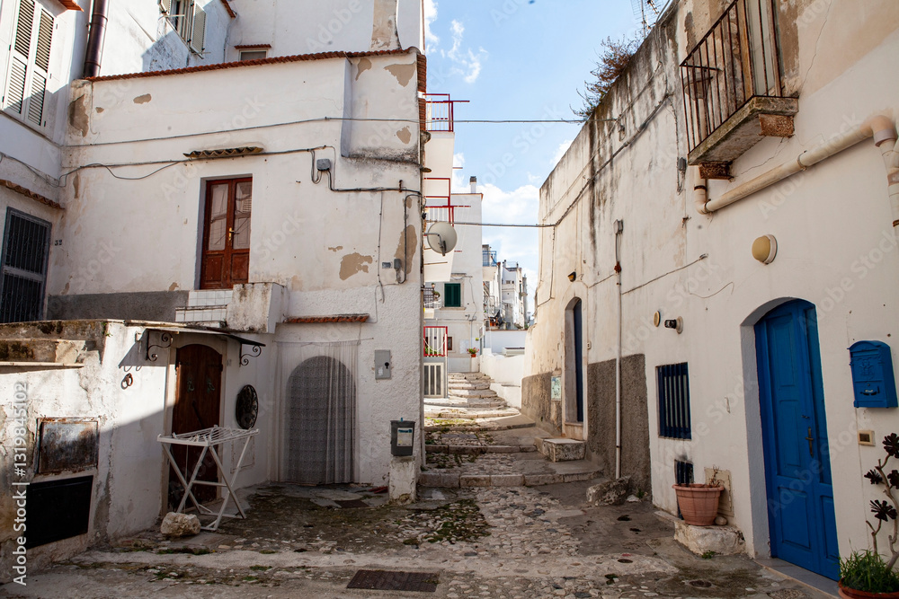 Naklejka premium Charming Adriatic coastal town with narrow streets in Apulia, Italy - Peschici.