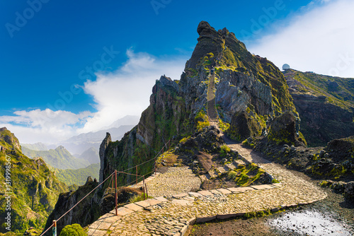 Foto Beautiful view of Pico do Arieiro on Madeira island, Portugal