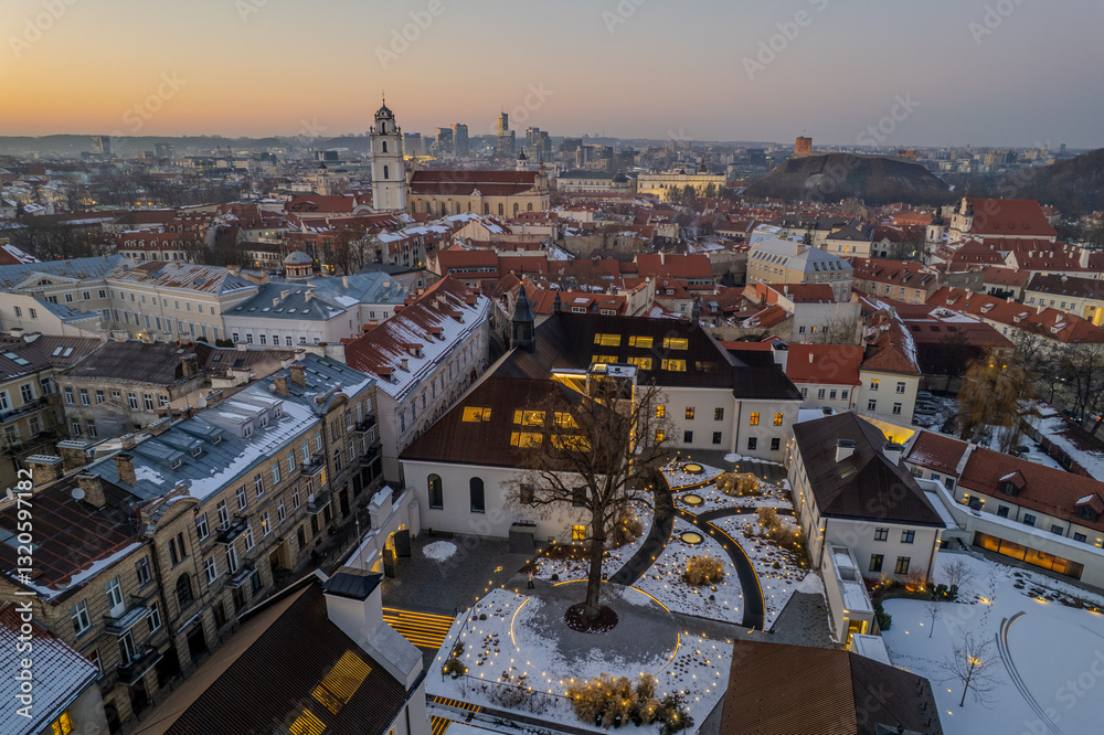 Obraz premium Aerial winter evening sunset view of Vilnius old town, Lithuania