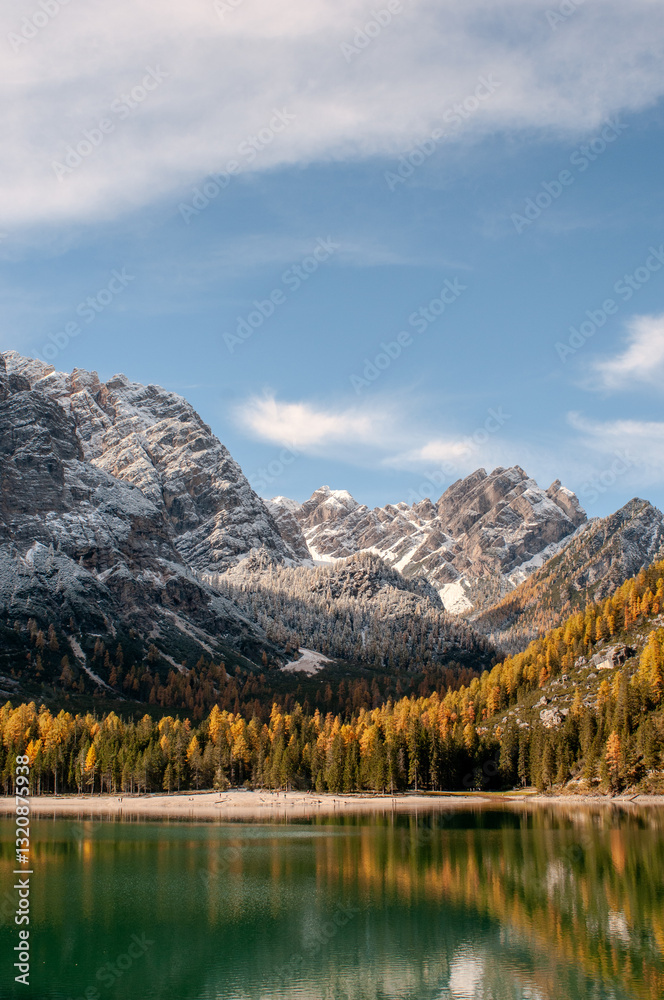 Pragser Wildsee (italienisch Lago di Braies) ist ein Bergsee im Pragser Tal in der Südtiroler Gemeinde Prags. Er liegt wenige Kilometer südlich des Hochpustertals zwischen Bruneck und Toblach