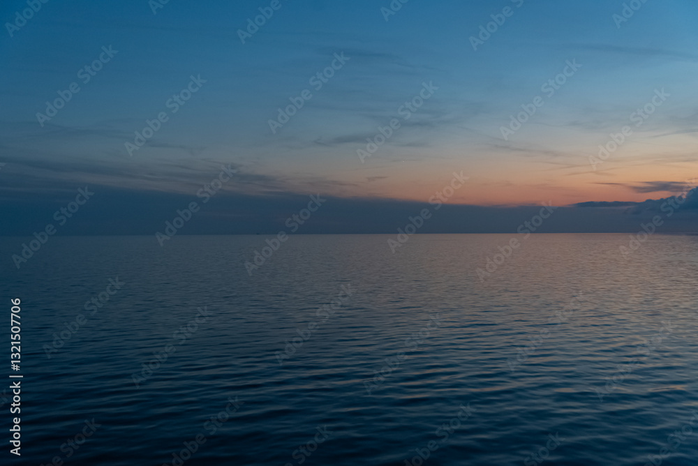 Obraz premium Beautiful photo of the sea and sky