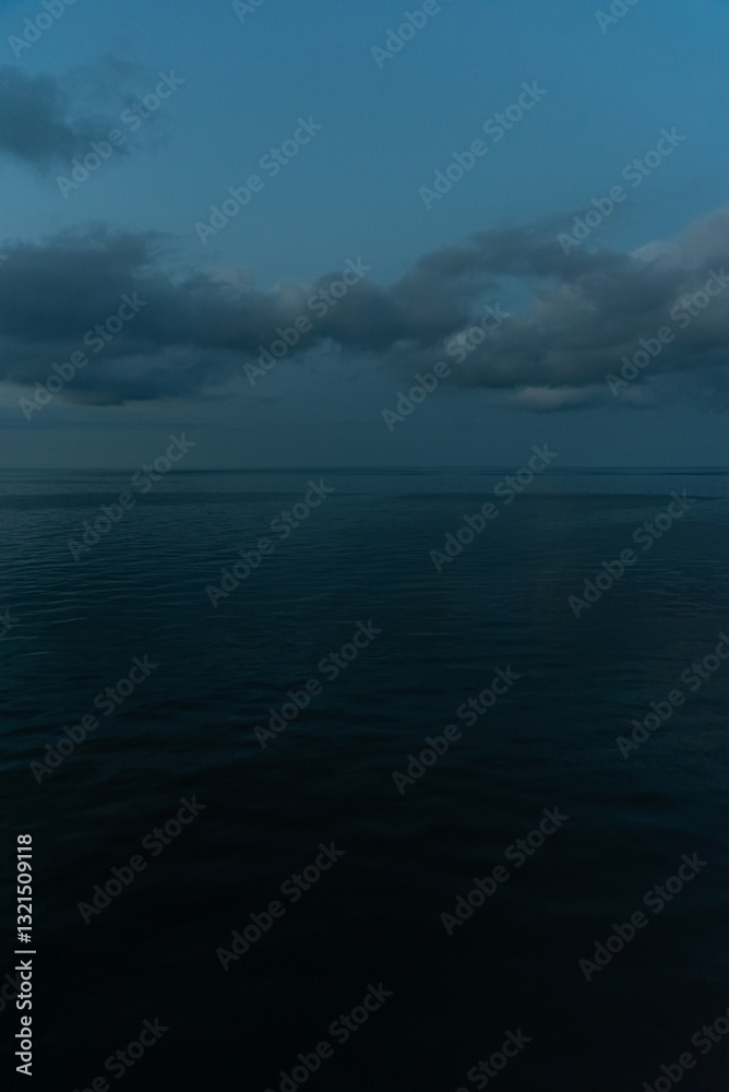 Fototapeta premium Beautiful photo of the sea and sky