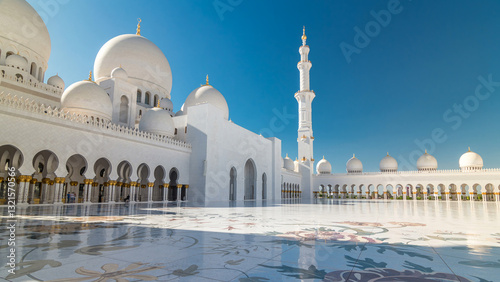 Fotografie Sheikh Zayed Grand Mosque timelapse hyperlapse in Abu Dhabi, the capital city of