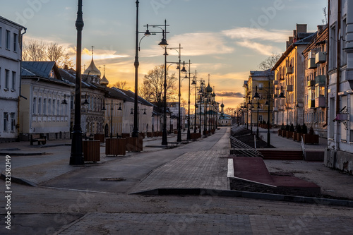 Fototapeta Naklejka Na Ścianę i Meble -  View of small street in small ancient russian town of Uglich.	