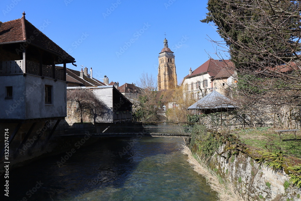 La rivière la Cuisance, ville d'Arbois, département du Jura, France