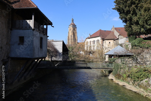 Obraz na płótnie La rivière la Cuisance, ville d'Arbois, département du Jura, France w salonie
