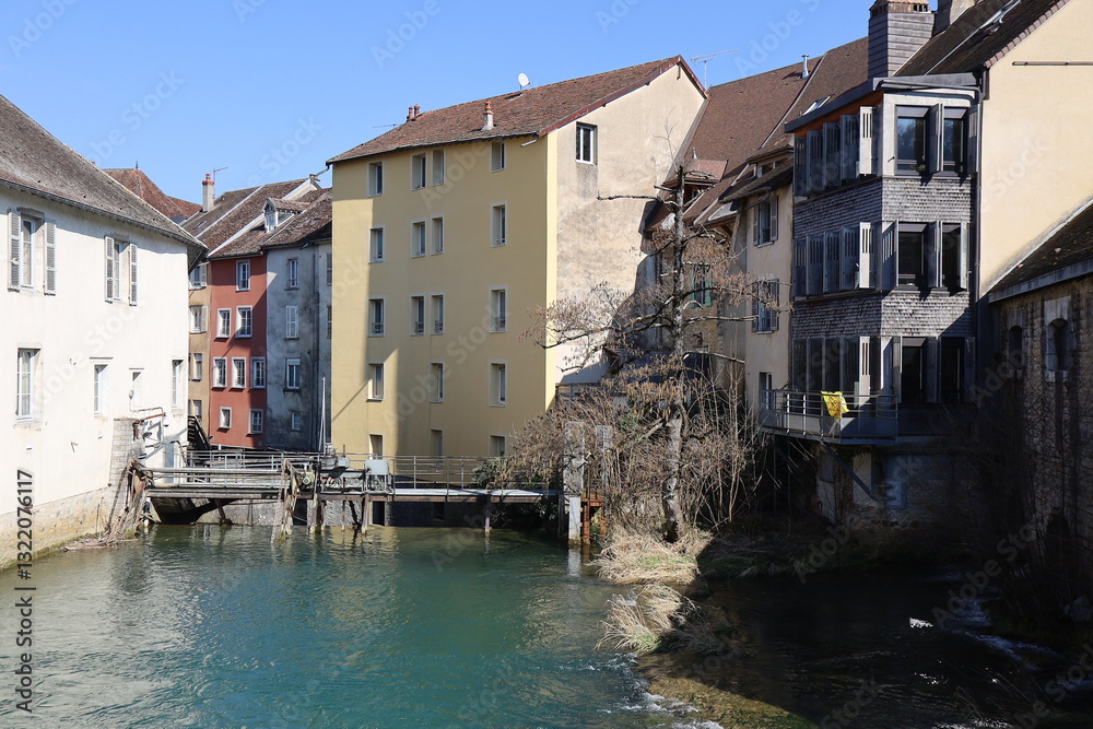 La rivière la Cuisance, ville d'Arbois, département du Jura, France
