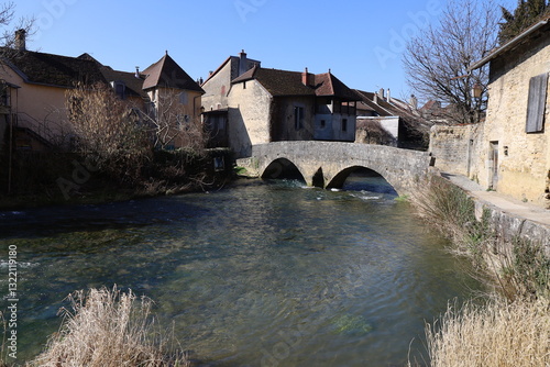 Obraz na płótnie Le pont des Capucins sur la rivière Cuisance, ville d'Arbois, département du Jura, France w salonie
