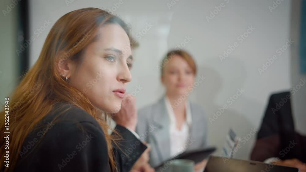 Business teams are brainstorming to come up with action plans to achieve corporate objectives.
Business teams are brainstorming to come up with action plans to achieve corporate objectives.