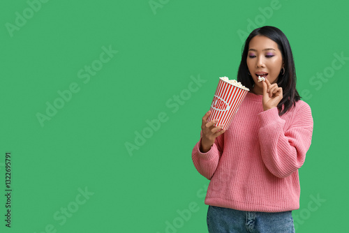 Young Asian woman with buck...