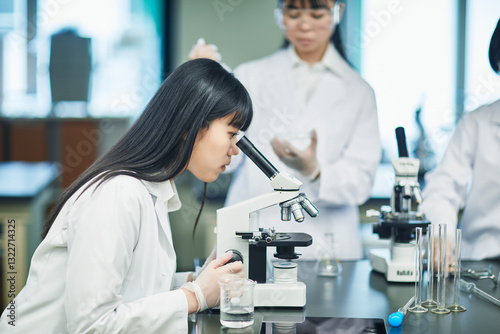 研究をする学生