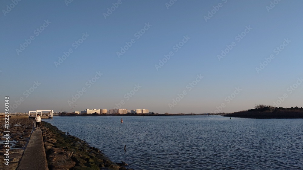 穏やかな夕方の海辺 穏やかな夕方の海辺