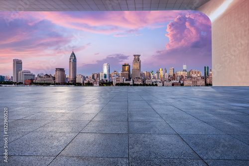 Fototapeta Naklejka Na Ścianę i Meble -  Shanghai skyline under a beautiful sunset sky from an open terrace