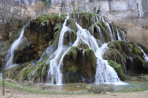 La cascade de Baume les Messieurs, village de Baume Les Messieurs, département du Jura, France
