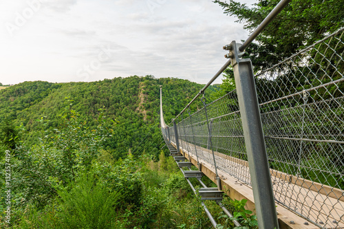 Hunsrück/ Geierley Hängebrücke im Abendlicht