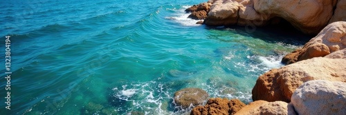 Pietre colorate in muratura con mare azzurro sfondo, tono, acqua photo