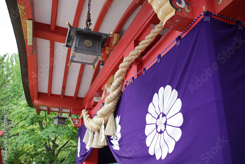 Canvas Print main hall in a shinto temple (miyagiken gokoku shrine) in sendai in japan