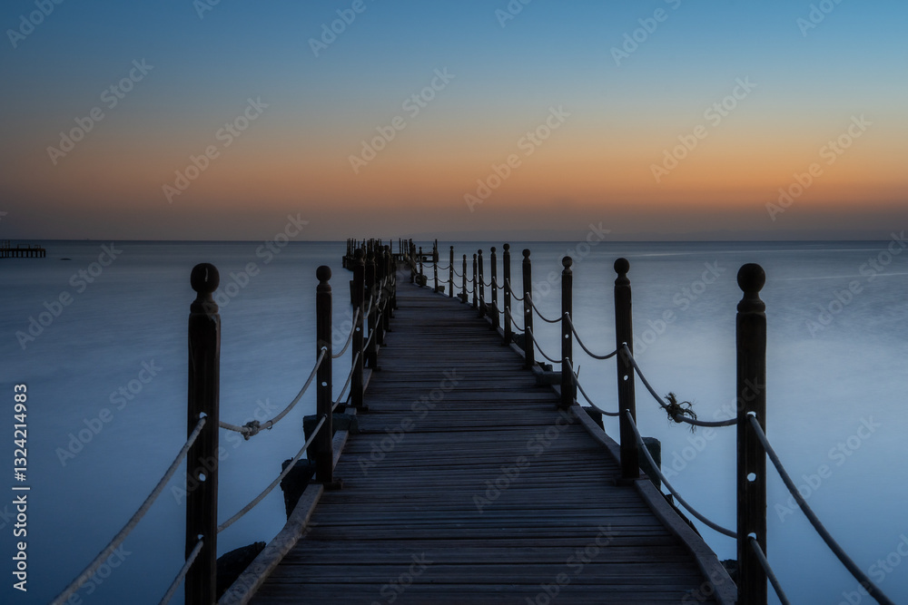Obraz premium pier at sunset